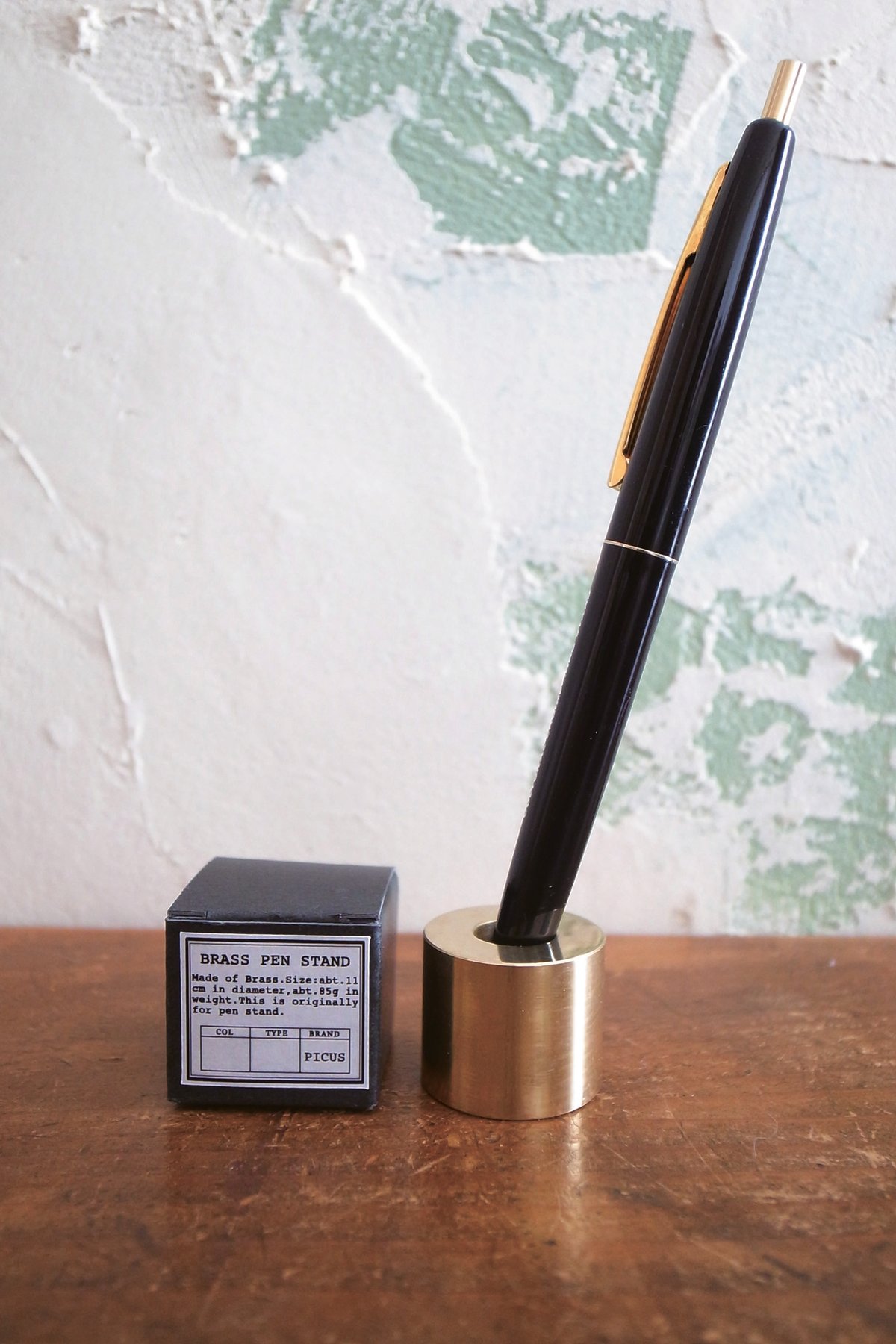 BRASS PEN STAND 01 | PICUS