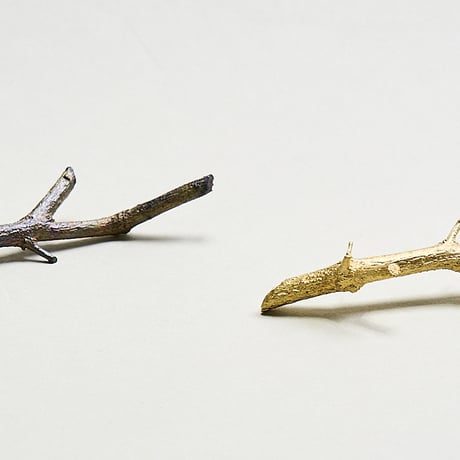 BRASS BRANCH PEN REST