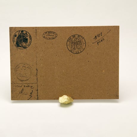 BRASS STONE MAGNET CARD STAND