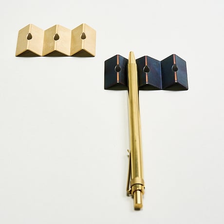 BRASS PEN REST