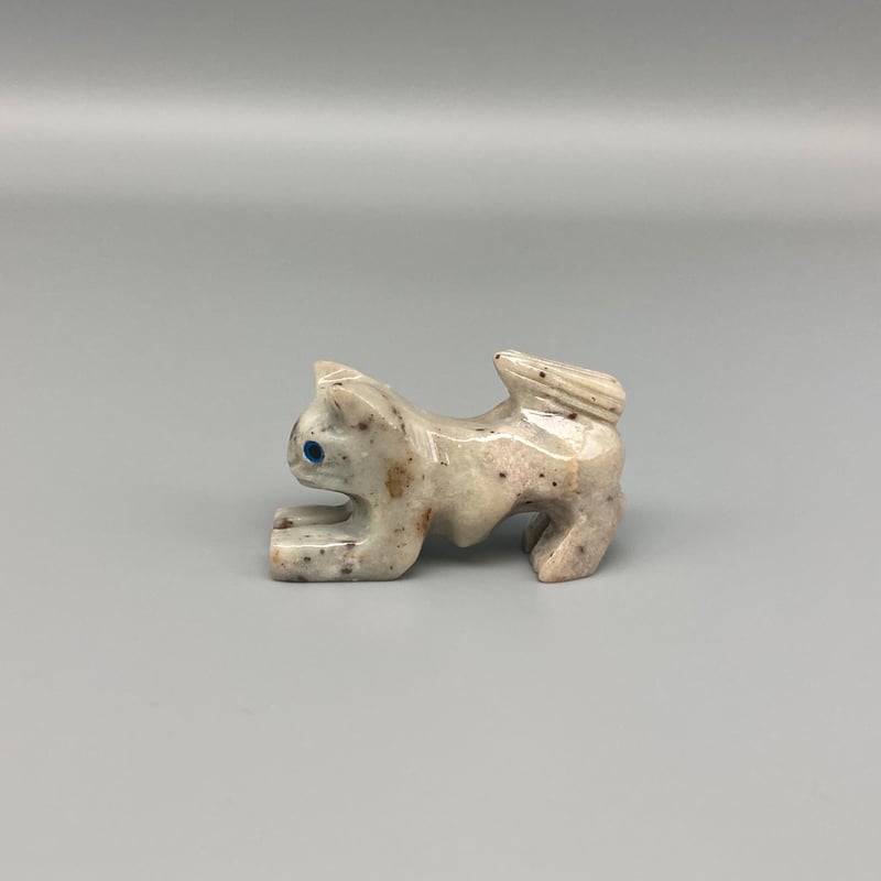 大理石　特別な力を持つ青い猫　縁起物　憑き物　呪物 スイッチョねこ – 青幻舎オンラインショップ