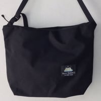 Shoulder black