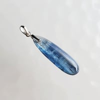 【ヒマラヤの青い石】カイヤナイトヒーリングペンダント No.9（860-20-9）