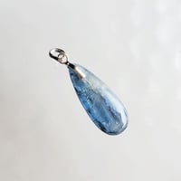 【ヒマラヤの青い石】カイヤナイトヒーリングペンダント No.1（860-20-1）