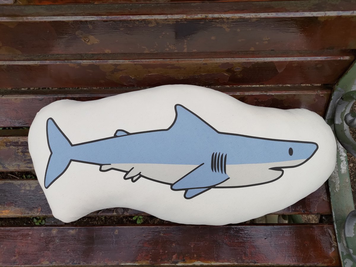 BRUNT サメ　クッション　タンカラー　新品未使用品 BRUNT サメ クッション タンカラー 新品未使用品 BRUNT サメ