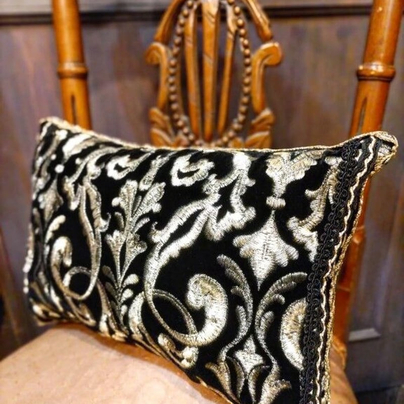 フランスヴィンテージ生地のゴージャスクッション | Cat'stail