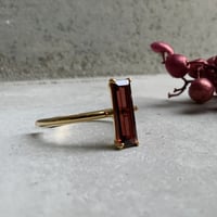 ガーネットのリングカフ