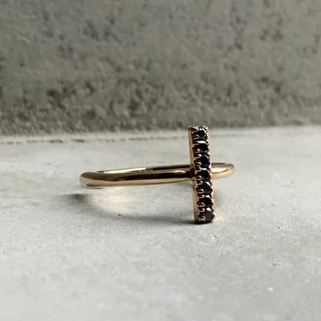 ブラックダイヤモンドのリングカフ