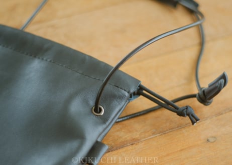 《WATERPROOF LEATHER》巾着バッグ　black