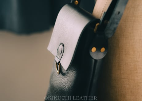 一点限り《CARLO》Flap Shoulder Bag Black Small le091