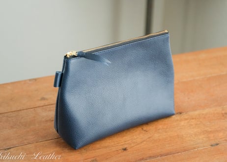 一点もの《LIONA》スクエアポーチ　Large　ネイビー　le076