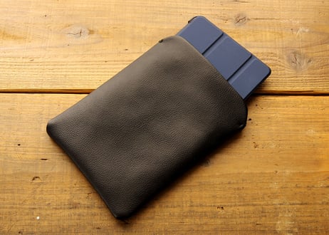 《LIONA》本革レザースリーブケース iPad mini 8.3インチ《5colors》