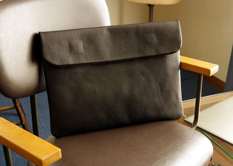 レア　バーバリーパソコンケース　14インチ　レザー レア バーバリーパソコンケース 14インチ レザー レアバーバリー