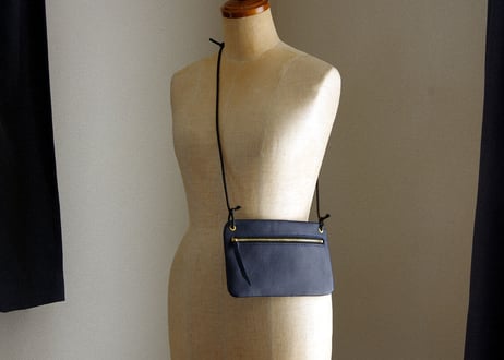 《LIONA》フラットレザーサコッシュ《5colors》