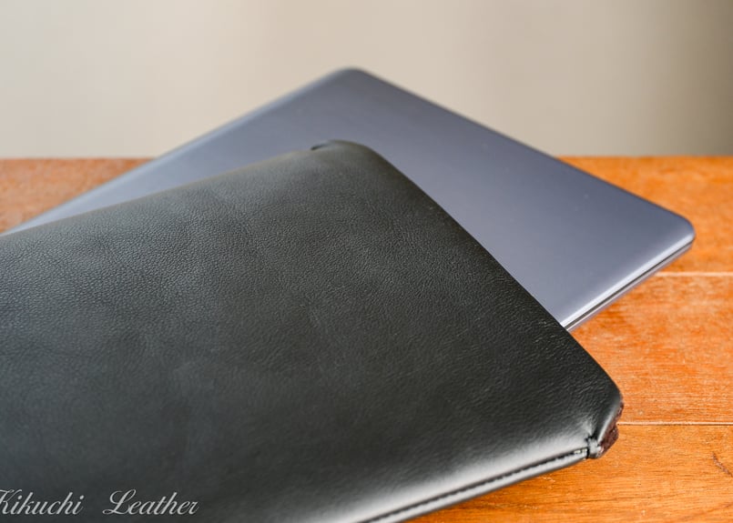 WATERPROOF LEATHER》13インチ ノートPC用スリーブケース ブラック |
