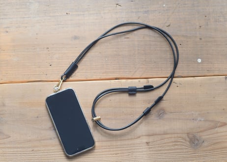 レザースマホショルダーストラップ – Solid Brass