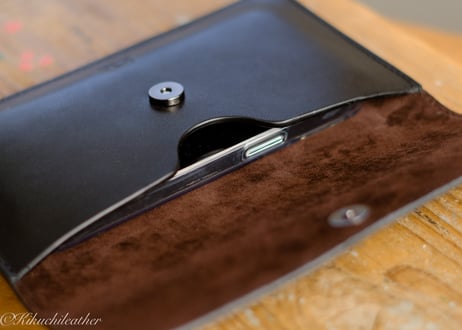 《RIVER》レザーフラップケース Large  iPhone・スマホケース　ブラック