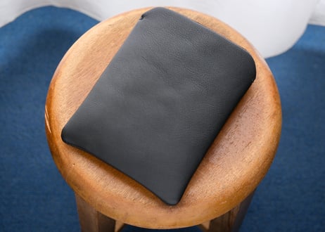 《WATERPROOF LEATHER》Kindle 本革レザースリーブケース｜Paperwhite / Colorsoft対応《Black》