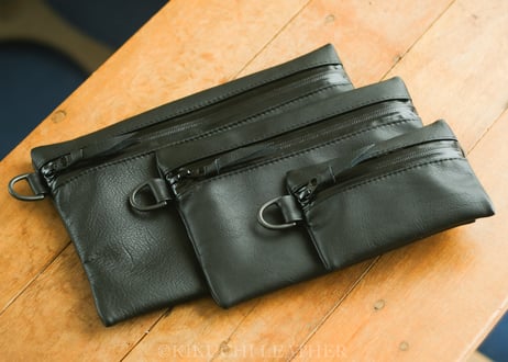 《WATERPROOF LEATHER》ジップポーチ ブラック