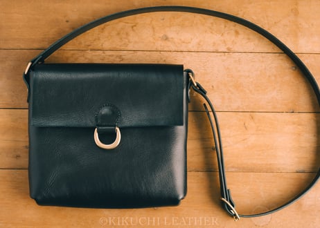 一点限り《CARLO》Flap Shoulder Bag Black Regular　le092