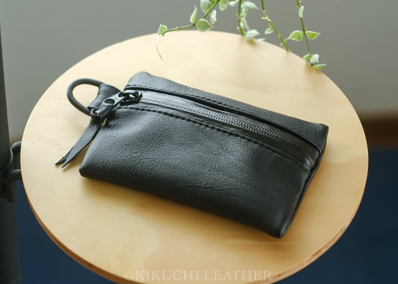 WATERPROOF LEATHER》Zip Pouch Black | KIKUCHI L