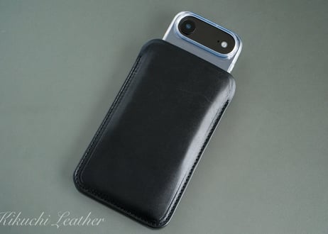 《RIVER》ハードレザー スリーブケース （iPhone Air専用）《2colors》