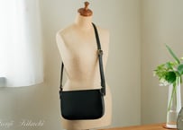 一点仕立て《Oil Nume》Curve Line Shoulder Bag　LE094