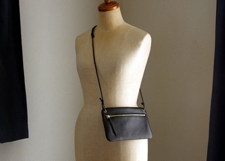 《LIONA》フラットレザーサコッシュ《5colors》