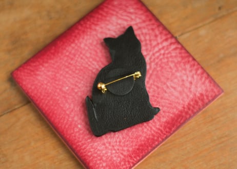 《Buono》Leather Cat Brooch（キャットブローチ）《2colors》