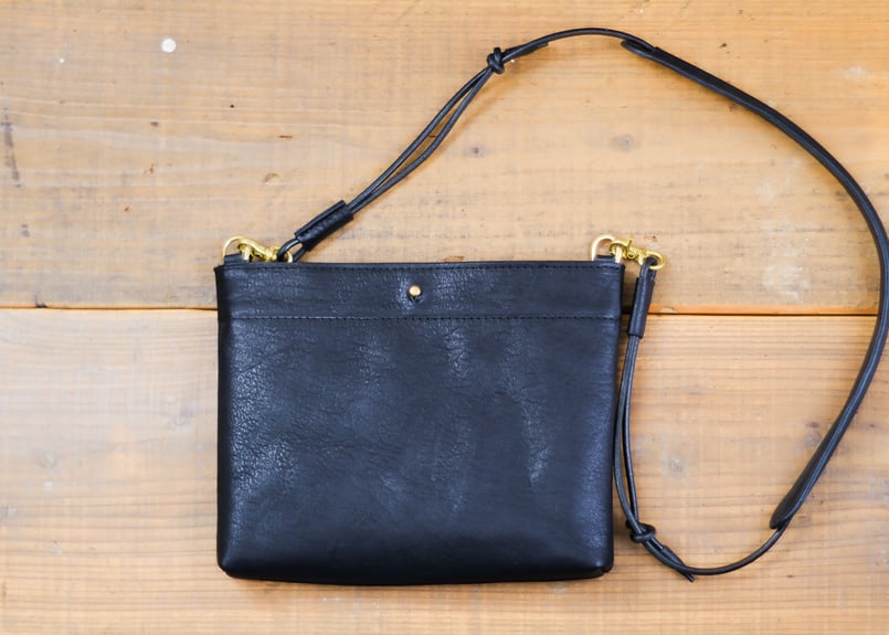 GRINDLODGE boab leather レザーサコッシュ　新品未使用品 GRINDLODGE boab leather レザーサコッシュ 新品未使用品 - メルカリ