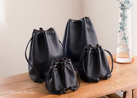 《WATERPROOF LEATHER》巾着カメラポーチ　Sサイズ　ブラック
