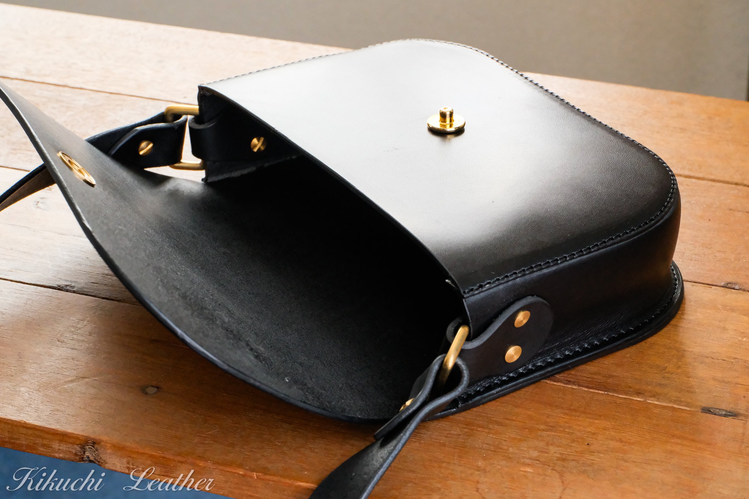 MIYABI》ハーフムーンショルダーバッグ 《3colors》 | KIKUCHI LEATHER