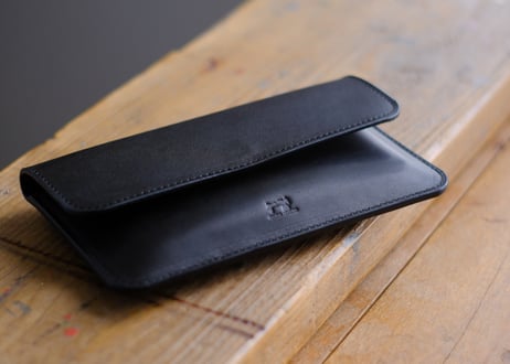 一点もの少し訳あり《RIVER》レザーフラップケース Large  iPhone・スマホケース　ブラック  le061