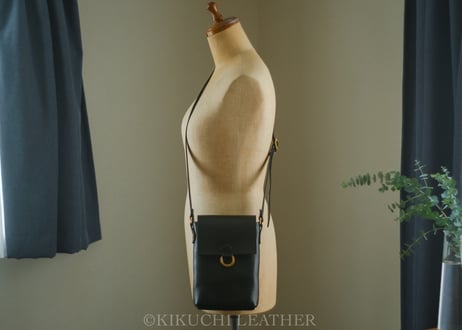 一点限り《CARLO》Flap Shoulder Bag Black Small le091