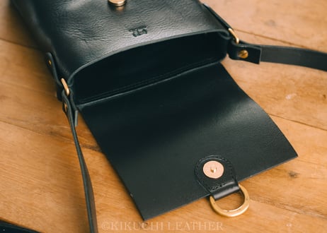 一点限り《CARLO》Flap Shoulder Bag Black Small le091