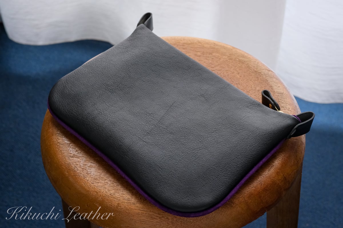 WATERPROOF LEATHER》Noble Curve Pouch Small | K