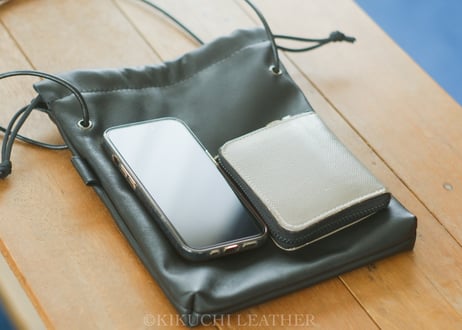 《WATERPROOF LEATHER》巾着バッグ　black