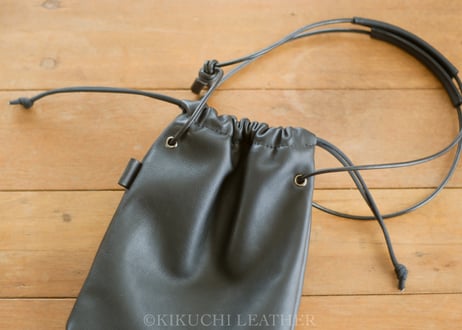 《WATERPROOF LEATHER》巾着バッグ　black