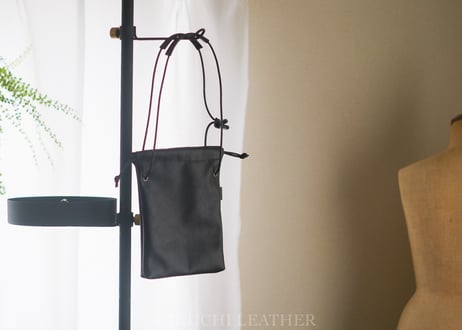 《WATERPROOF LEATHER》巾着バッグ　black