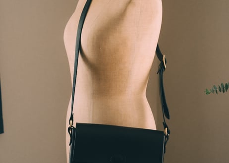 一点限り《CARLO》Flap Shoulder Bag Black Regular　le092
