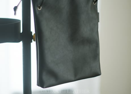 《WATERPROOF LEATHER》巾着バッグ　black