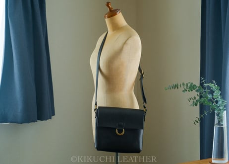 一点限り《CARLO》Flap Shoulder Bag Black Regular　le092