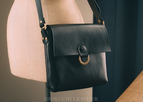 一点限り《CARLO》Flap Shoulder Bag Black Regular　le092