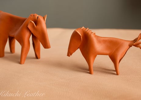 《CAVALLO》佇む親馬と小馬　《6colors》