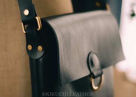 一点限り《CARLO》Flap Shoulder Bag Black Regular　le092