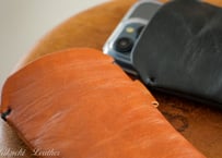 《DINA》本革レザースリーブケース Large iPhone・Android対応（iPhone17 Pro Max / 16 Plus 等） スマホケース《2colors》