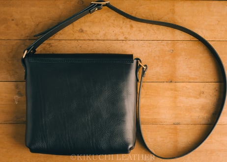 一点限り《CARLO》Flap Shoulder Bag Black Regular　le092