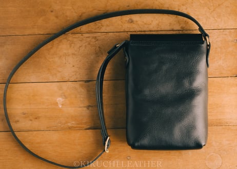 一点限り《CARLO》Flap Shoulder Bag Black Small le091