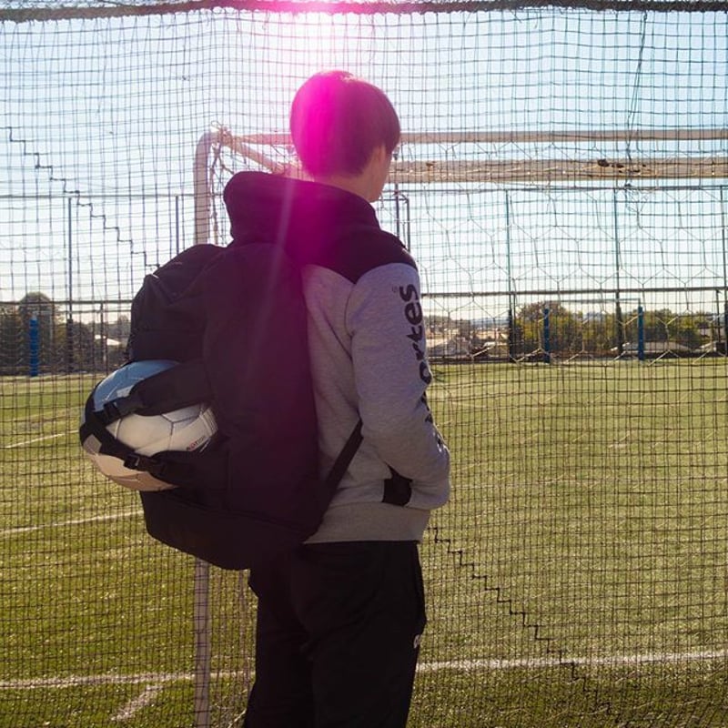 フットボールプラスバックパック (G982-585) | gol. ONLINE STORE