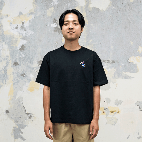 ピッチ外でも着たくなる、フットボールT‼️ルーズサイズスクエアTシャツ<DIEGUITO>（G692-052）